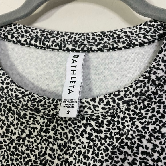 Athleta Balance Pullover Lightweight Sweatshirt in Black Micro Cheetah Print S - Picture 4 of 8